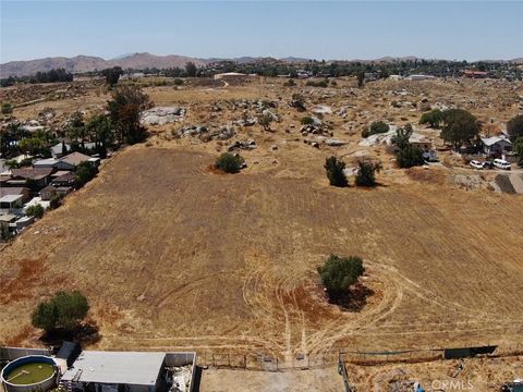 Photo of 0 Park Ave, Perris, CA 92570 (MLS # IV26079304)