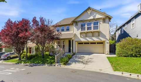 Photo of 166 Kensington Circle, Hercules, CA 94547 (MLS # ML82036590)