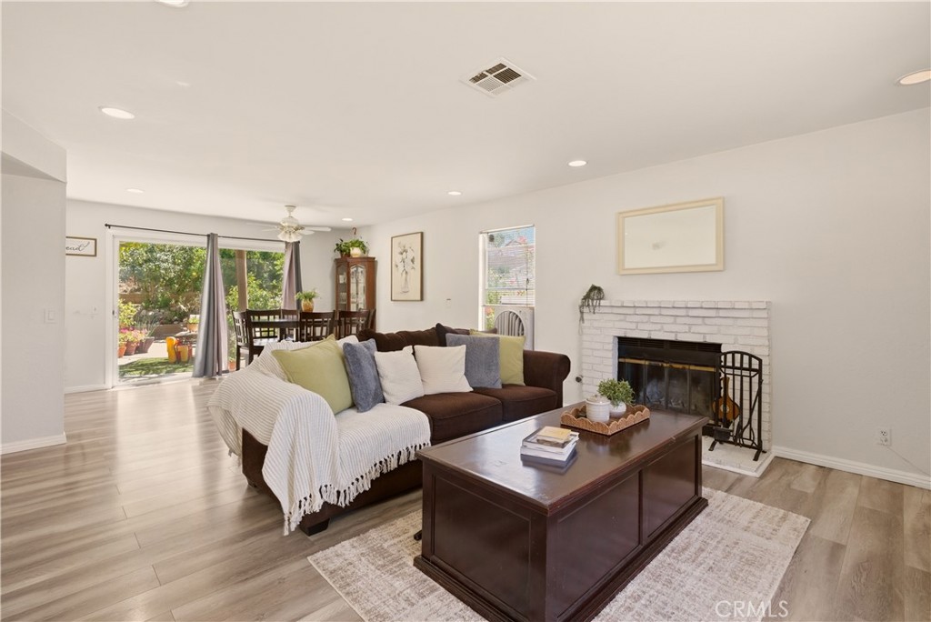 118 E Avenue R3