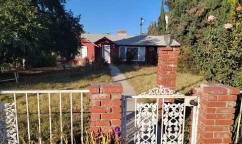 Photo of 17337 Saticoy Street, Northridge, CA 91325 (MLS # GD25221367)