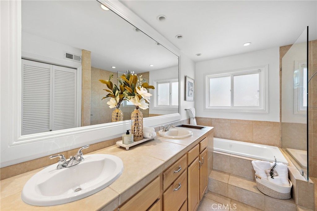 listing image 130720434404469193295