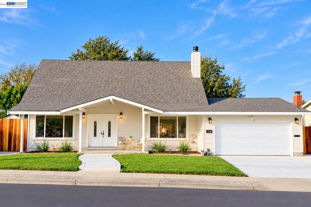 11686 Regio Dr