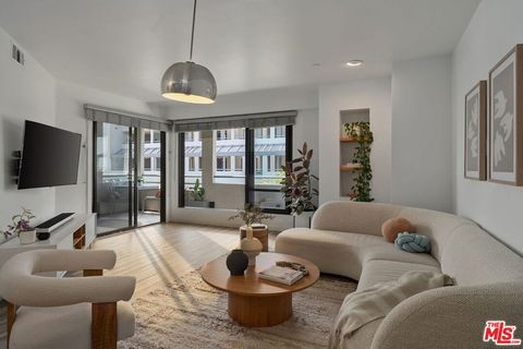 Photo of 140 Ocean Park Boulevard #419, Santa Monica, CA 90405 (MLS # 26645501)