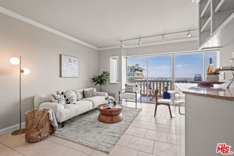 Photo of 999 N Doheny Drive #806, West Hollywood, CA 90069 (MLS # 25582115) Photo of 999 N Doheny Drive #806, West Hollywood, CA 90069 (MLS # 25582115)