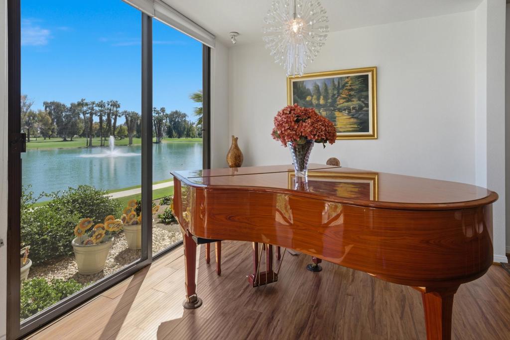 910 Island Drive 109