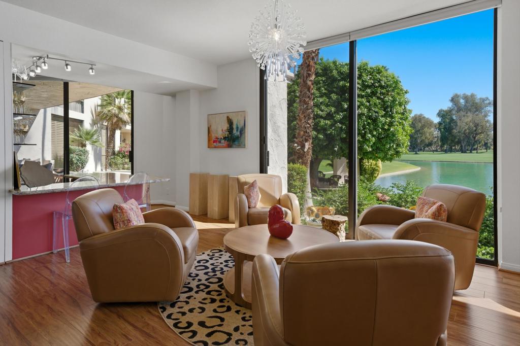 910 Island Drive 109