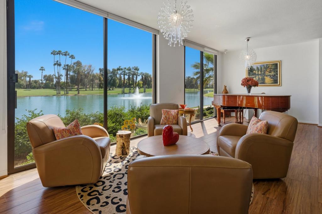 910 Island Drive 109