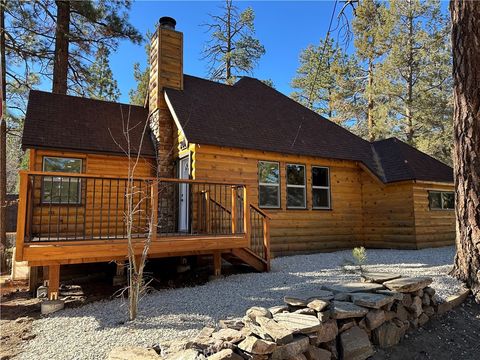 Photo of 501 Bernhardt Ln, Big Bear City, CA 92314 (MLS # AR25270719)