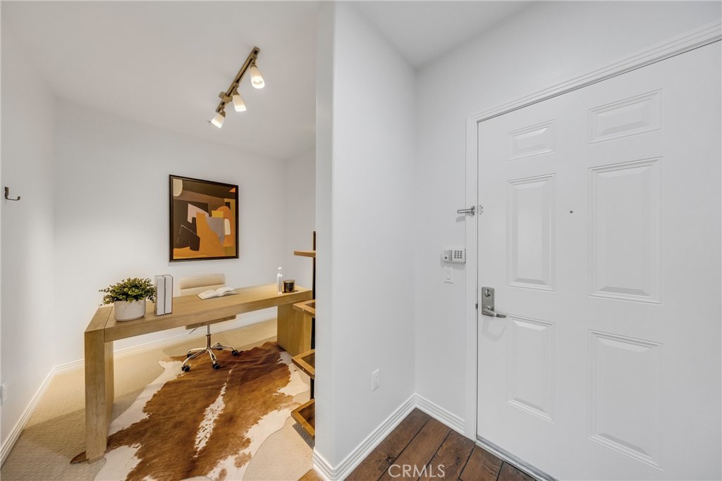 931 E Walnut 307