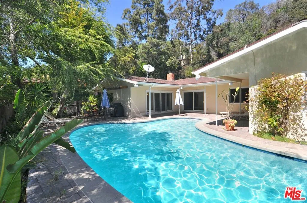 Los Angeles, California 90046, United States, 3 Bedrooms Bedrooms, ,2 BathroomsBathrooms,Residential,Active,177068