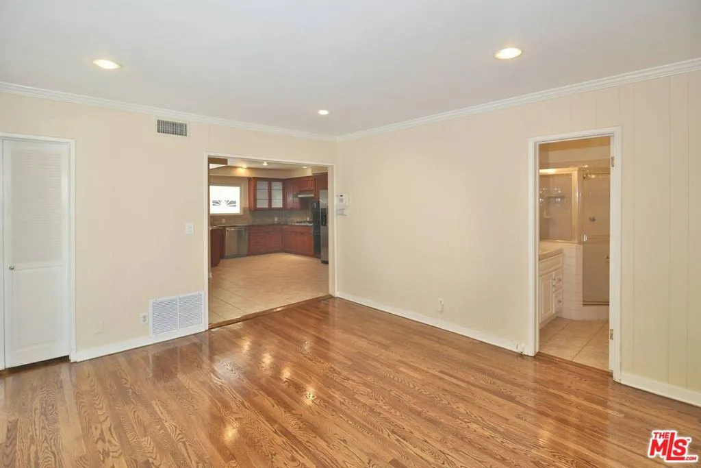 Los Angeles, California 90046, United States, 3 Bedrooms Bedrooms, ,2 BathroomsBathrooms,Residential,Active,177068