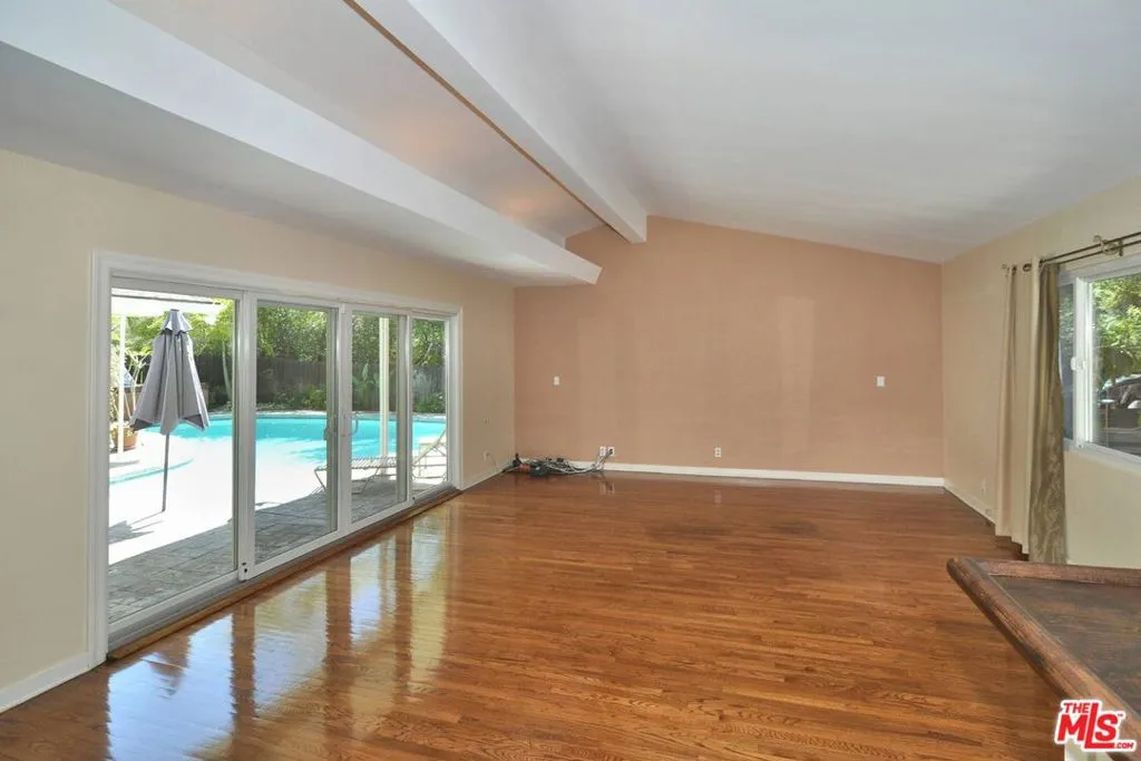 Los Angeles, California 90046, United States, 3 Bedrooms Bedrooms, ,2 BathroomsBathrooms,Residential,Active,177068