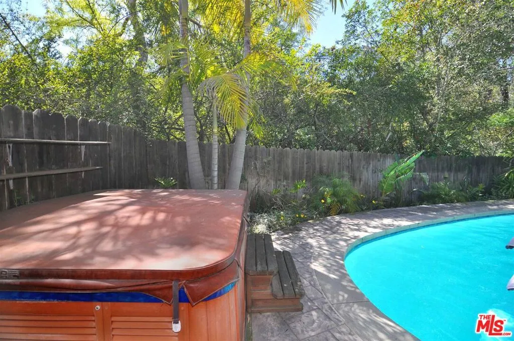 Los Angeles, California 90046, United States, 3 Bedrooms Bedrooms, ,2 BathroomsBathrooms,Residential,Active,177068