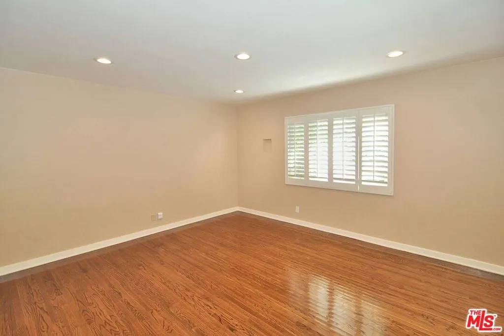 Los Angeles, California 90046, United States, 3 Bedrooms Bedrooms, ,2 BathroomsBathrooms,Residential,Active,177068