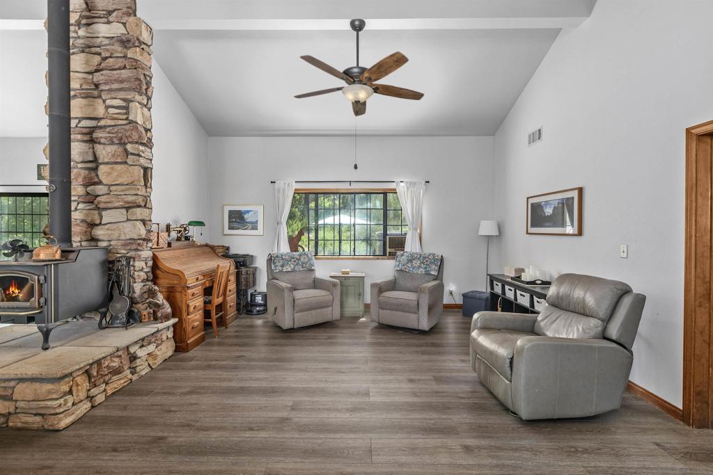 3856 Prairie Dr