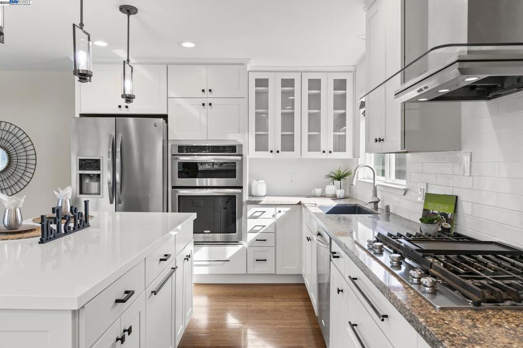 VINTAGE HILLS - Residential