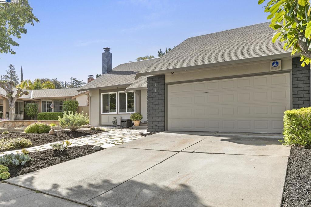 VINTAGE HILLS - Residential