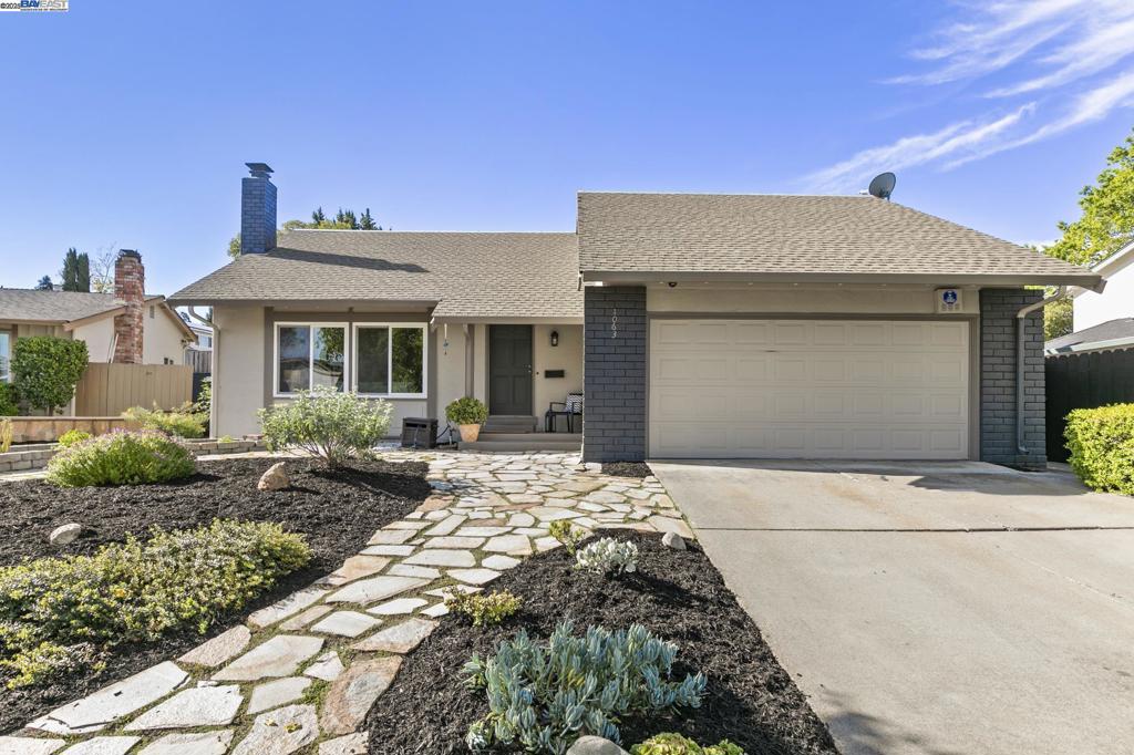 VINTAGE HILLS - Residential