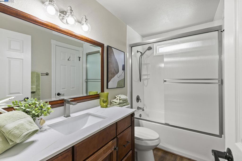 VINTAGE HILLS - Residential