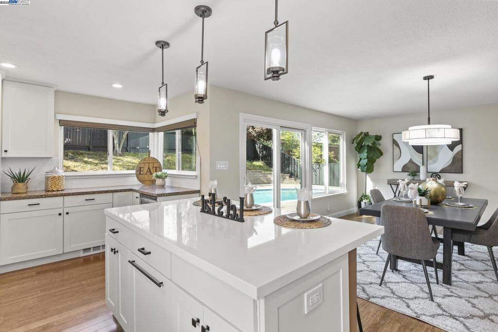 VINTAGE HILLS - Residential