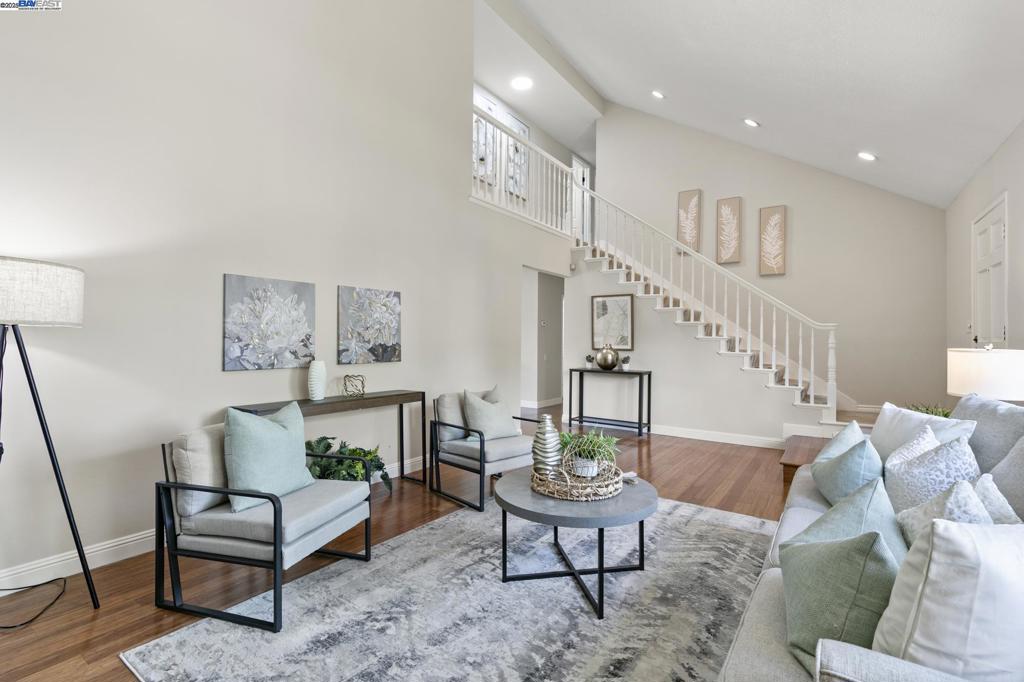 VINTAGE HILLS - Residential