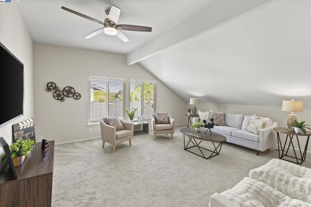 VINTAGE HILLS - Residential