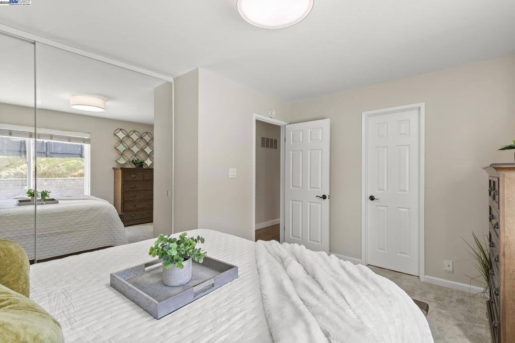 VINTAGE HILLS - Residential