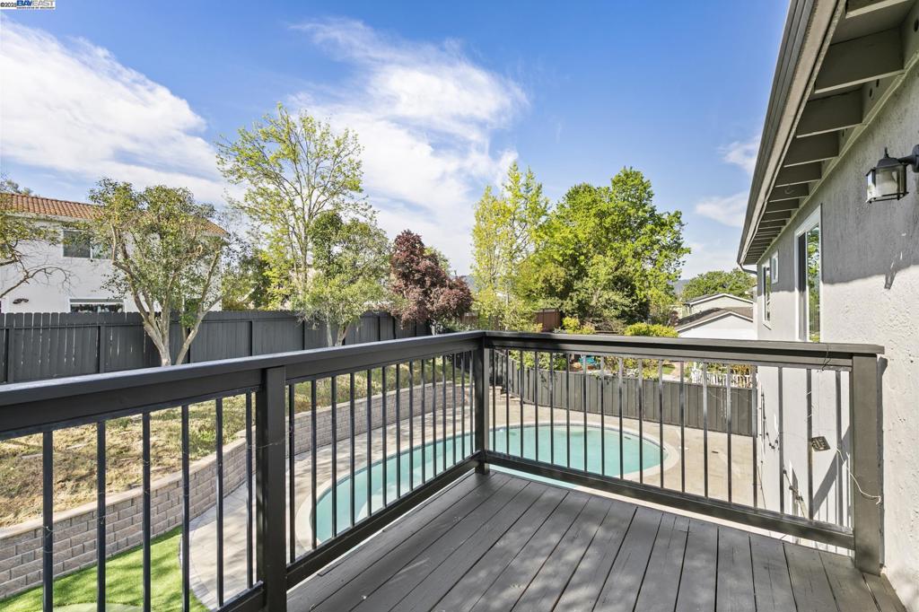 VINTAGE HILLS - Residential