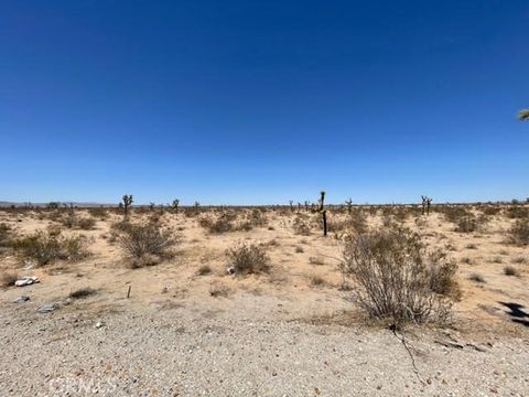 Photo of 0 Coronado Avenue, Adelanto, CA 92301 (MLS # HD22095576)