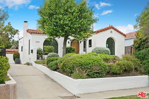 Photo of 10525 Cushdon Avenue, Los Angeles, CA 90064 (MLS # 26670319)