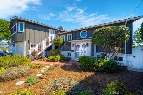 Photo of 1510 E Maple Avenue, El Segundo, CA 90245 (MLS # SB26132376)