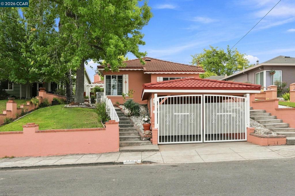 1169 Roxanne Ave