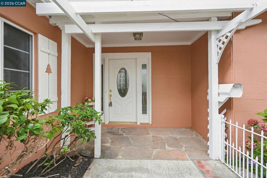 1169 Roxanne Ave