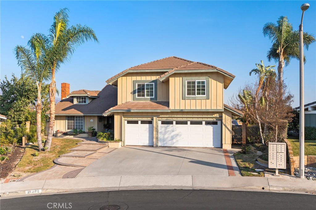 21282 Hillside Court