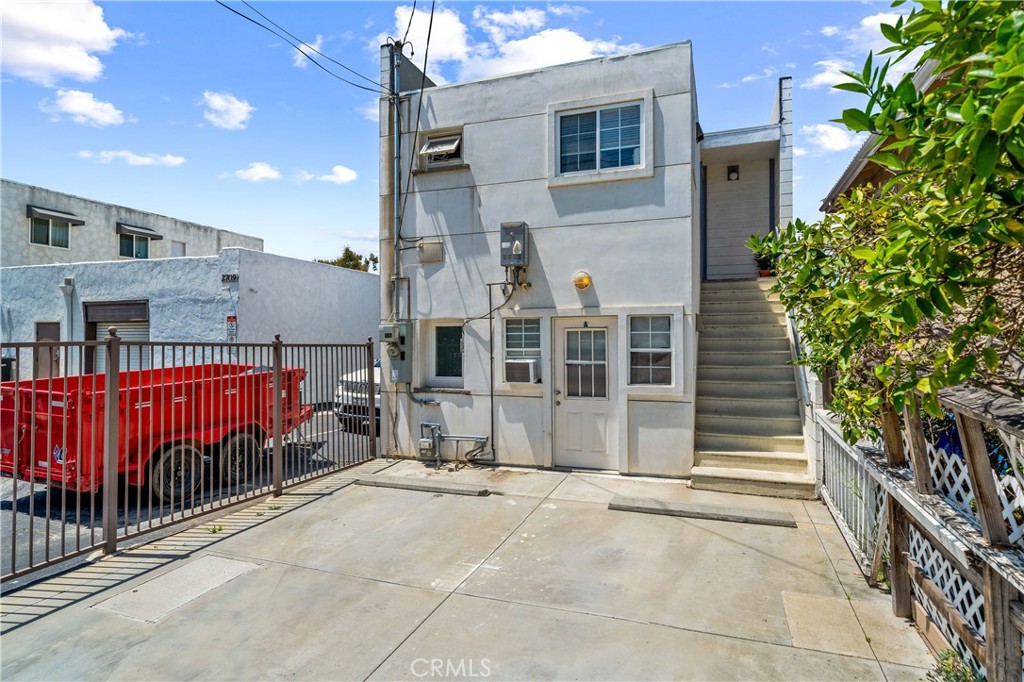 2707 S El Camino Real