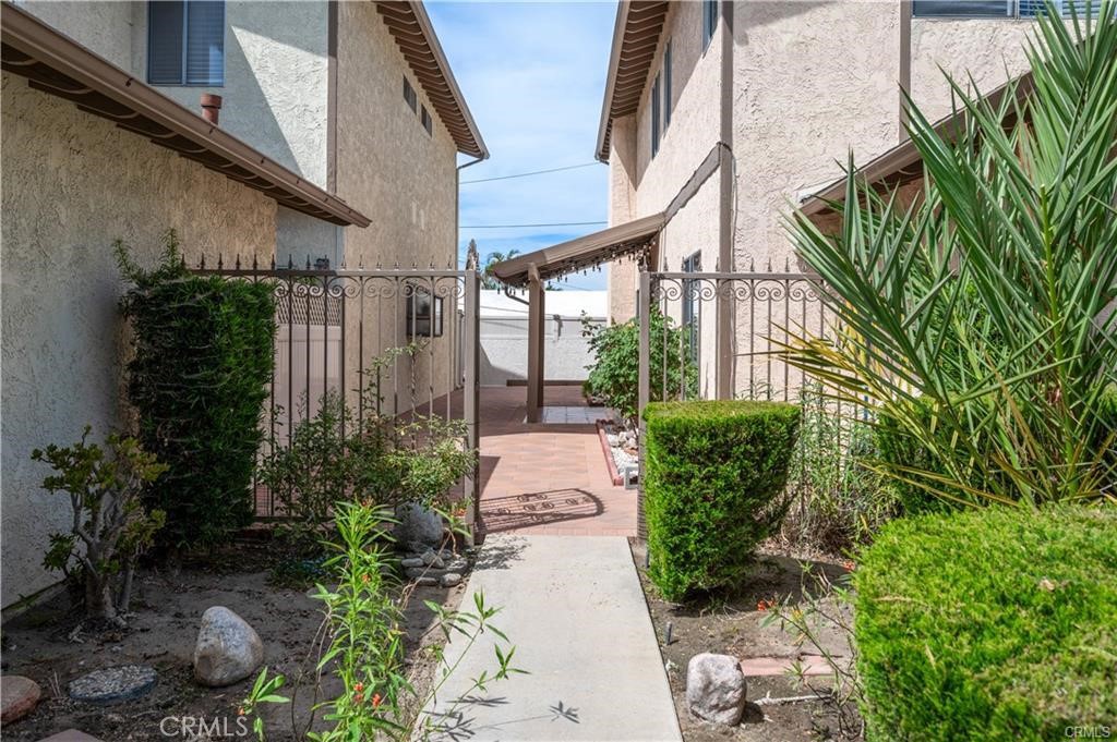 25626 1/2 Oak St Street