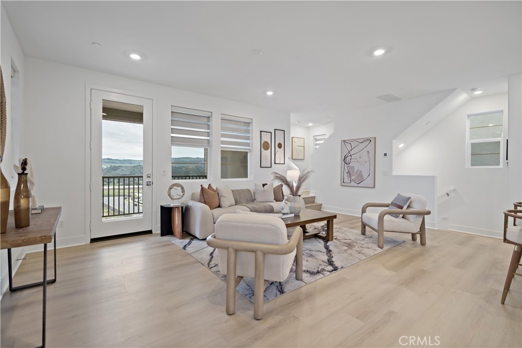 Flora - Residential Lease