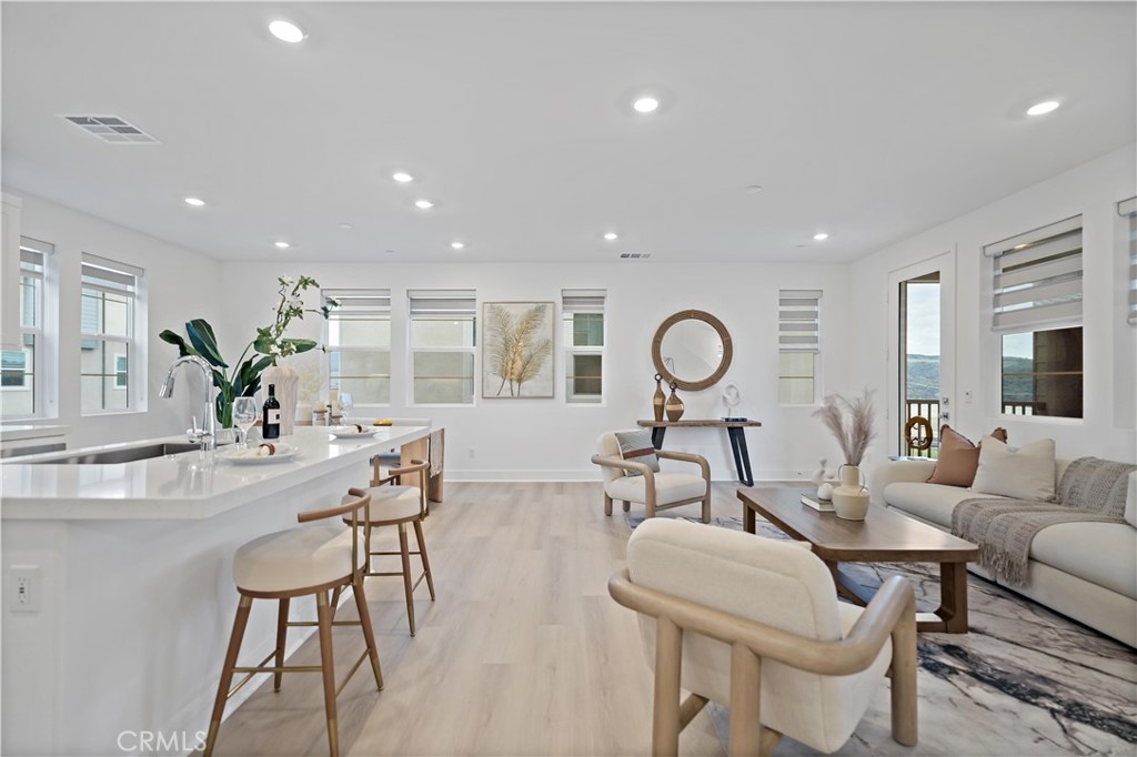 Flora - Residential Lease