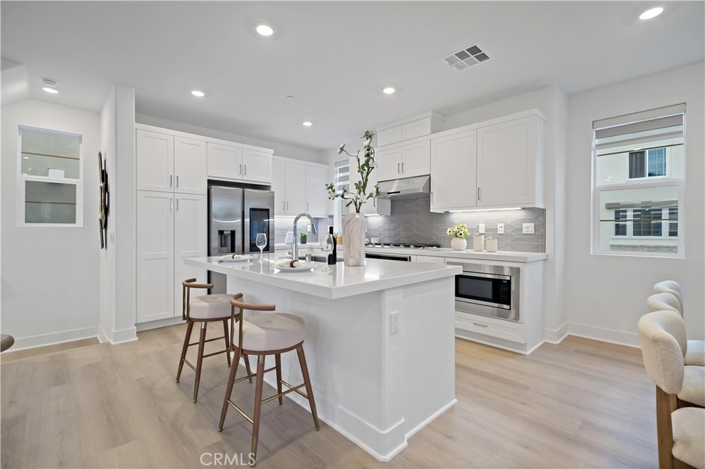 Flora - Residential Lease