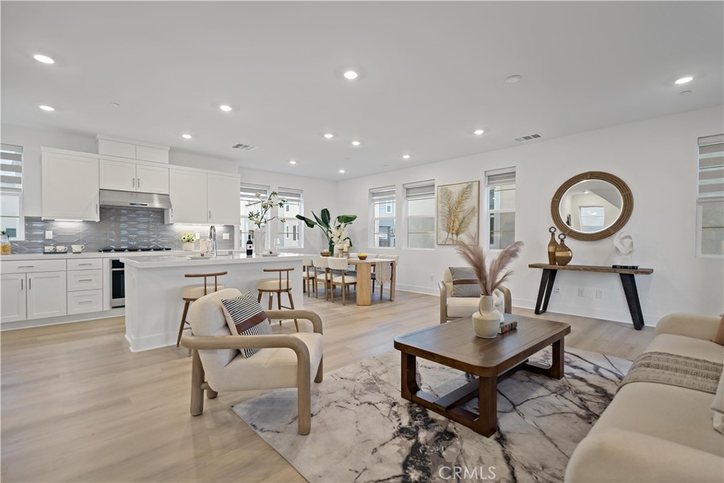 Flora - Residential Lease