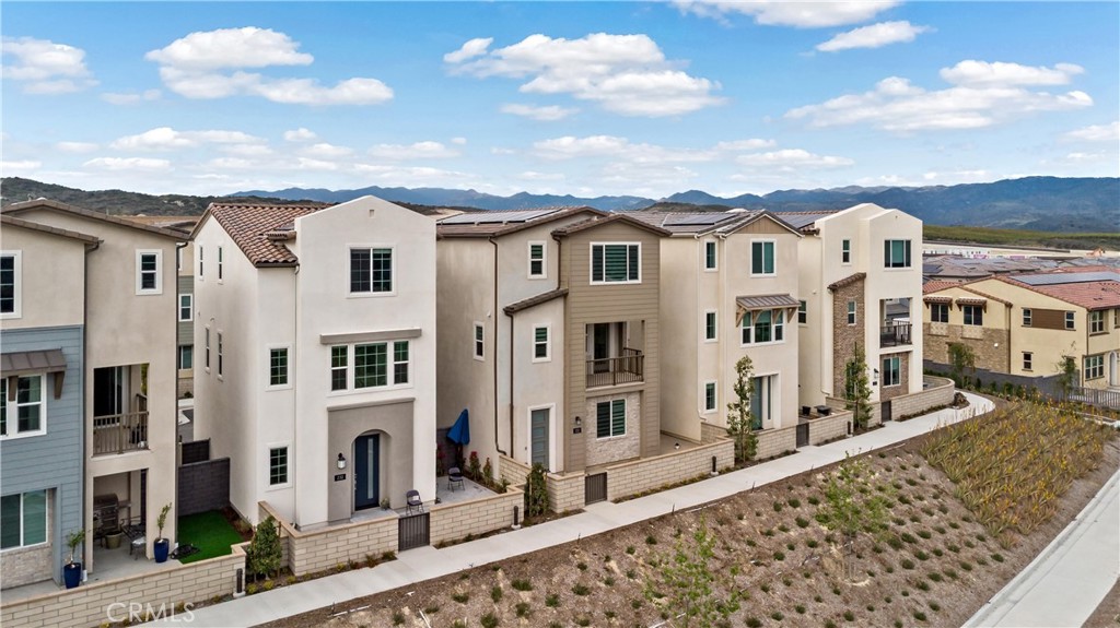 Flora - Residential Lease