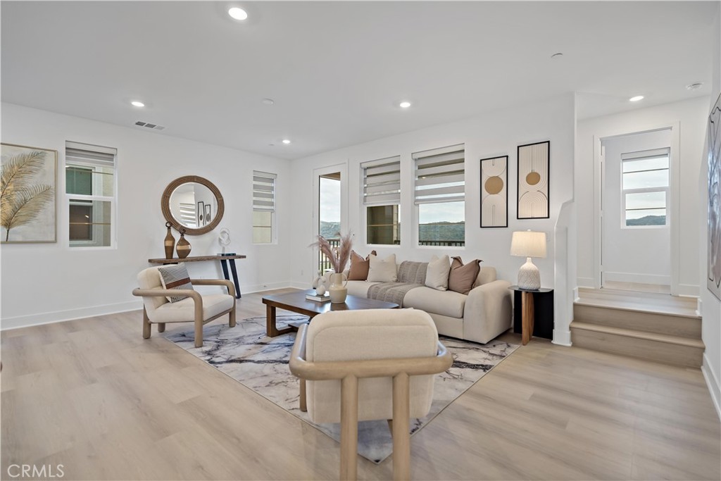 Flora - Residential Lease