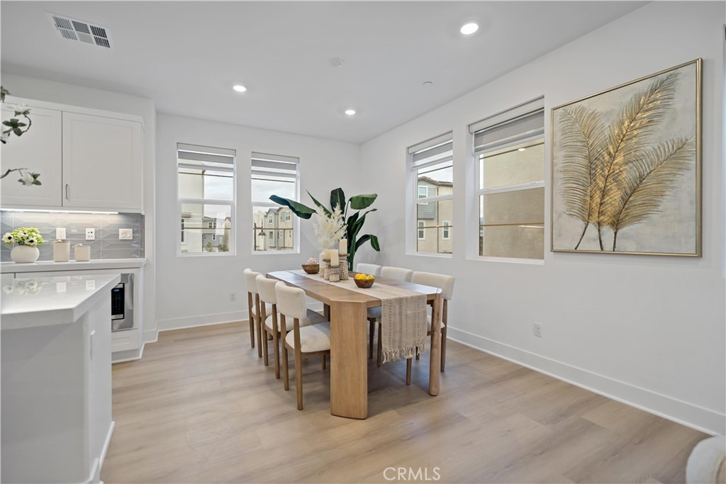 Flora - Residential Lease