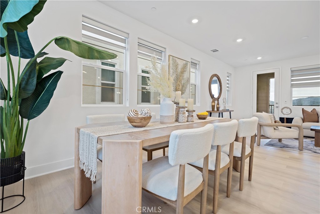 Flora - Residential Lease