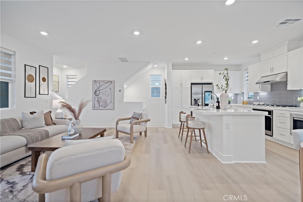 Flora - Residential Lease