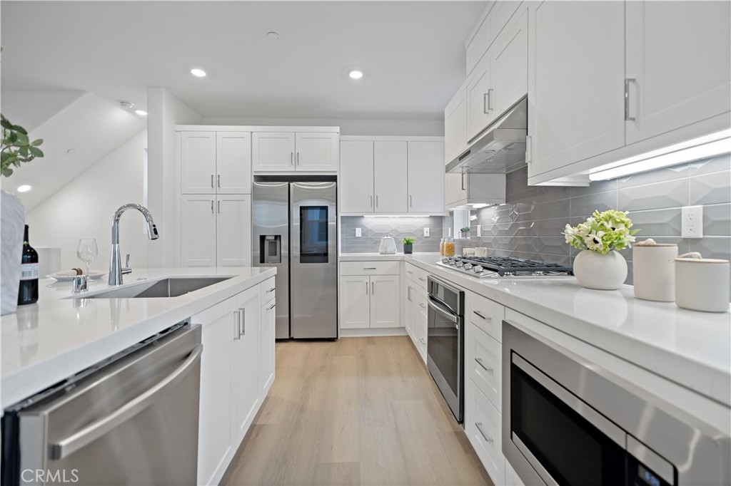 Flora - Residential Lease