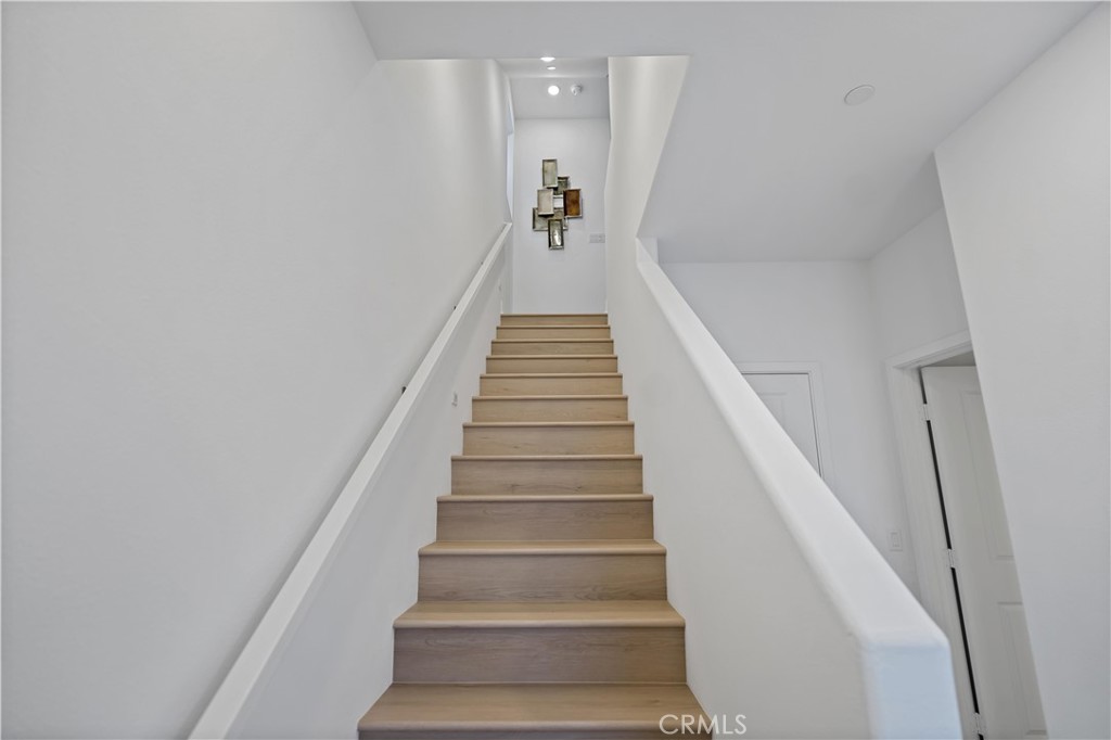 Flora - Residential Lease