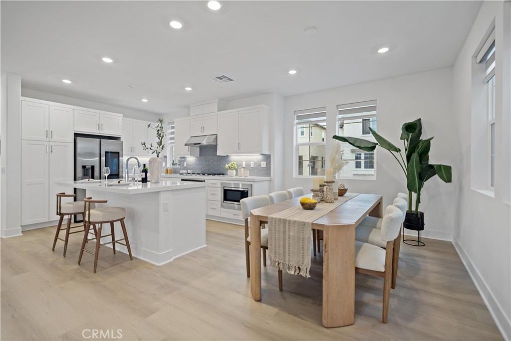 Flora - Residential Lease