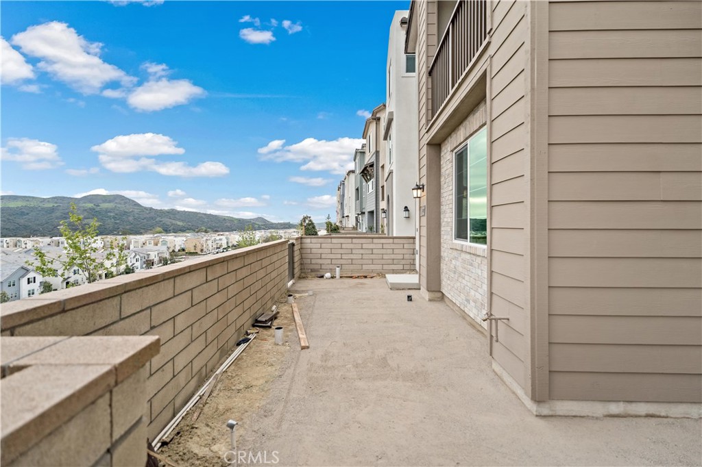 Flora - Residential Lease