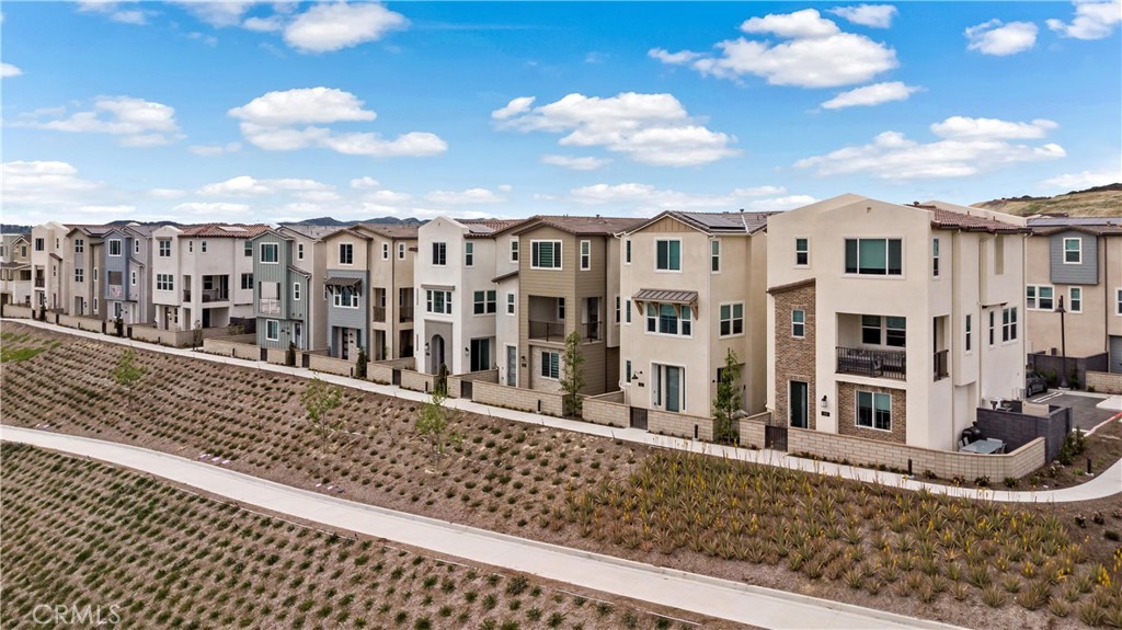 Flora - Residential Lease